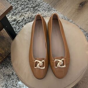 BNWNT AEROSOLES Women's Brown Loafers with Gold Accent size 8.5